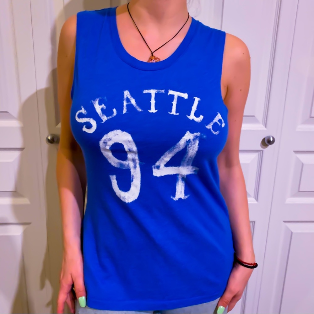 Sleeveless SEATTLE TANK TOP